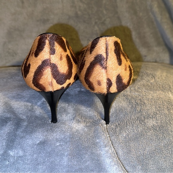 Valentino Garavani Animal Print Heels size 7.5 - Picture 4 of 12